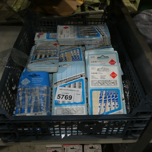 5769 - A quantity of various D + N  jigsaw blades in small retail packs. Contents of stack on right hand si... 