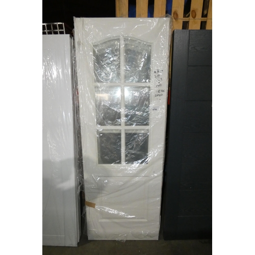 5792 - 3 x glazed doors comprising 2 at approx 762 x 1981mm and 1 at approx 726 x 2040mm