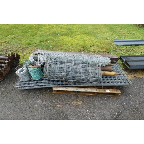 6126 - 1 pallet containing a quantity of mesh panels, wooden stakes and various fencing wire