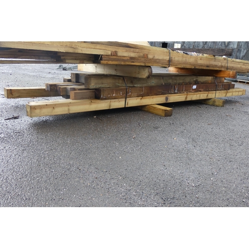 6151 - A qty of wooden posts to include approx 9.5x9.5cm, 7x7cm. Lengths vary up to approx 360cm. Bottom st... 