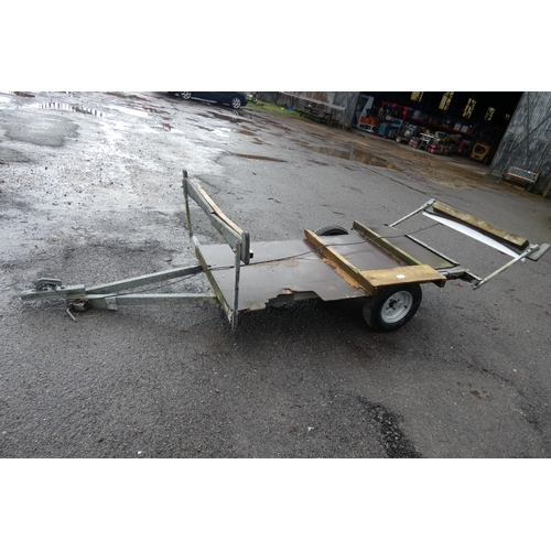 6152 - A single axle un-braked trailer body size approx 206cm long  x 122cm wide