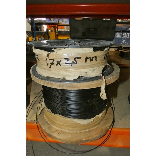 5285 - 2 x reels of black coated wire (1 at approx 850m long and 1 at approx 210m long)