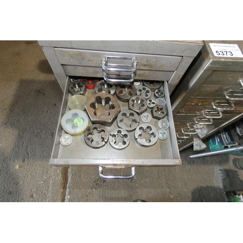 5372 - A 20 drawer index type cabinet containing a large quantity of various taps, dies, drill bits, Allen ... 