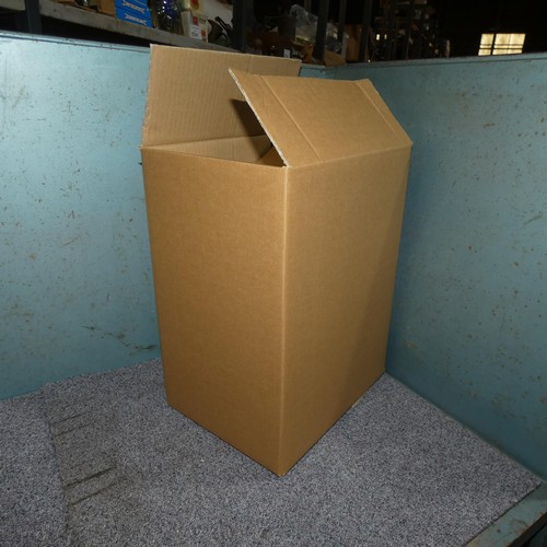 5718 - 1 pallet containing a quantity of flat packed cardboard boxes, size when built approx 28 x 22 x 37cm... 