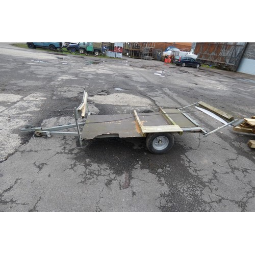 6152 - A single axle un-braked trailer body size approx 206cm long  x 122cm wide