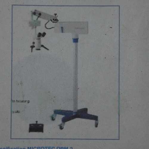 5546 - A Microtec operating microscope with wheeled stand type OPM-2, 220v. This microscope is unused, supp... 