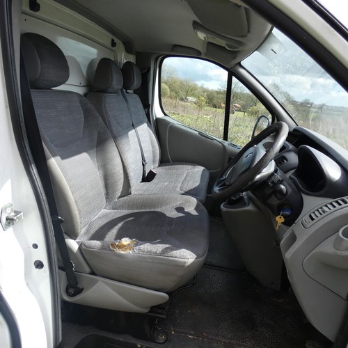 4 - Renault Trafic LWB LL29DCI 115 Panel van, White, Reg HN14 JFX, 30/04/2014, 6 Spd manual Diesel 1996c... 