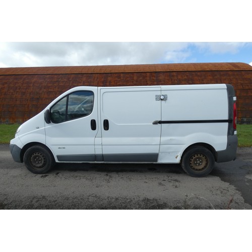 4 - Renault Trafic LWB LL29DCI 115 Panel van, White, Reg HN14 JFX, 30/04/2014, 6 Spd manual Diesel 1996c... 