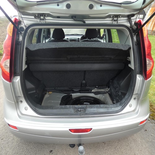 18 - Nissan Note Acenta, Silver, MPV, Reg: WF11 OCM, 12/04/2011, 5 spd manual petrol, 1598cc,  MoT expire... 