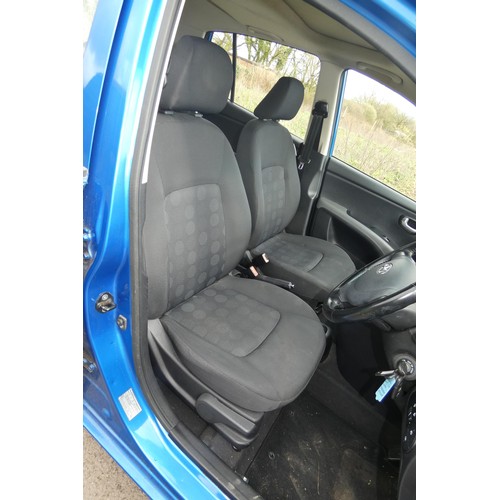 14 - Blue Hyundai 110 Style, 5 Door hatch, reg HV10 LNE, 01/03/2010, 5 spd manual petrol 1248cc. MoT to 1... 