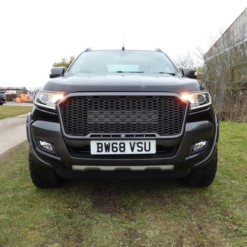 19 - Ford Ranger Wildtrak 4x4 Double Cab 3.2 T Black. Reg: BW68 VSU, 31/12/2018, 6 spd Auto diesel 3198cc... 