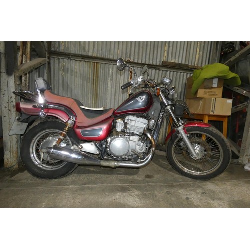 25 - Kawasaki Motorcycle  EN500 Twin.    Reg N582 ORP, 15/09/1995,  498 cc petrol, req. restoration. Dry ... 