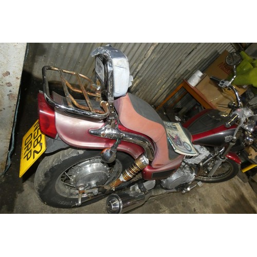 25 - Kawasaki Motorcycle  EN500 Twin.    Reg N582 ORP, 15/09/1995,  498 cc petrol, req. restoration. Dry ... 