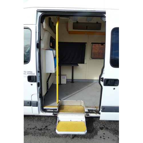 8 - Renault Master LH35 DCi 100 LWB High Roof Special MPV. Wellfare Unit.  Reg YX58 JCZ, 01/02/2009, 6 S... 