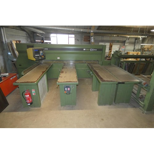 18 - A Holzma CNC beam saw type HPP 22/32, no. 0-240-01-0159, YOM 1994, 3ph. The Holzma CADmatic computer... 