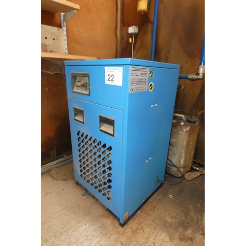 22 - A Drytec compressed air dryer model SD-160, 240v and 2 x HPC filters