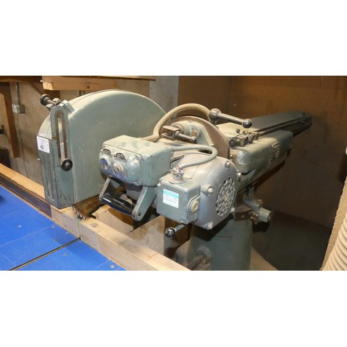 40 - A Wadkin cross cut radial arm saw number CC3914, 3ph with a wide work feed in / out table (approx 5.... 