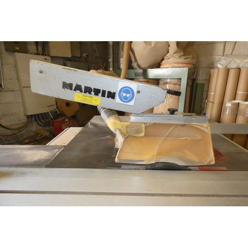 42 - A Martin long sliding bed panel saw type T72, YOM 1994, 3ph with scribing blade, digital read out (D... 