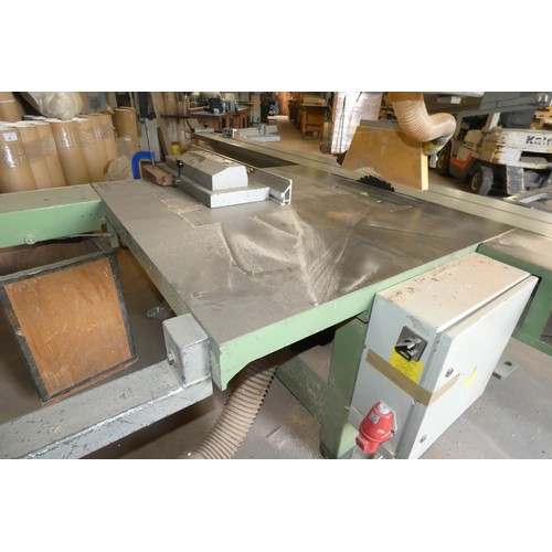 42 - A Martin long sliding bed panel saw type T72, YOM 1994, 3ph with scribing blade, digital read out (D... 