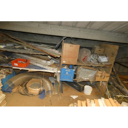 120 - The contents of the wooden storage rack at the rear of the mezzanine floor comprising of a quantity ... 