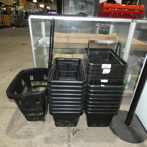 1016 - 23 x black shopping baskets in various sizes