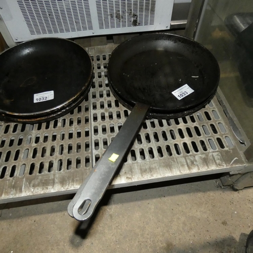 1033 - 2 x commercial used frying pans