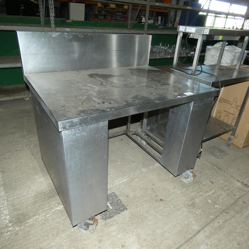 1112 - A commercial stainless steel mobile prep table/desk with splash back, approx 120x90x91/120cm rear