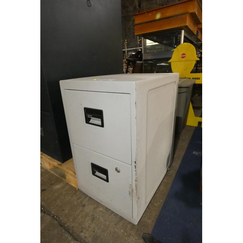 1359 - A 2 drawer fire safe/fling cabinet by Sentry, open but no key included