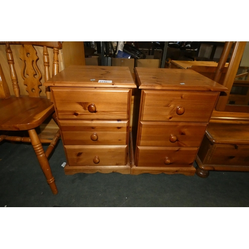 2146 - 2 x matching pine bedside cabinets approx 43x46cm