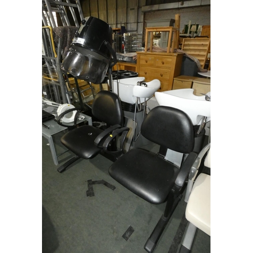 2225 - A black upholstered two seater salon bench with a built in sit under hair dryer by Orlando 240v (Tra... 