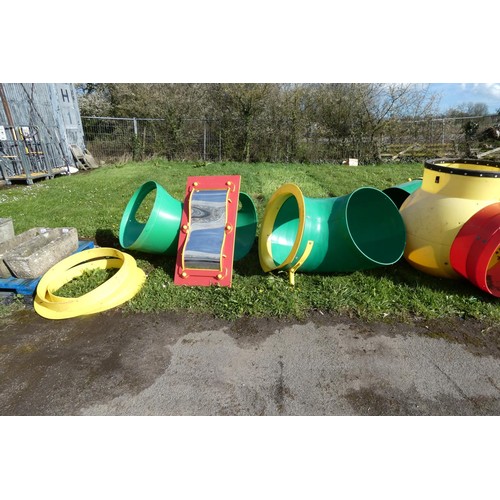 2084 - A large children's tubular slide with side panels, will require a frame and steps