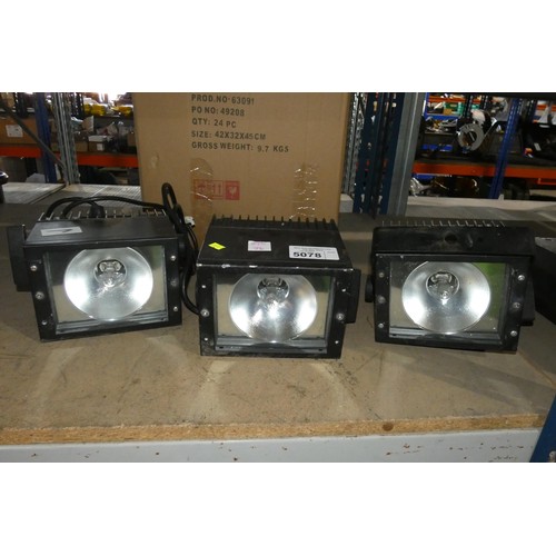 5078 - 3 x ip floodlights