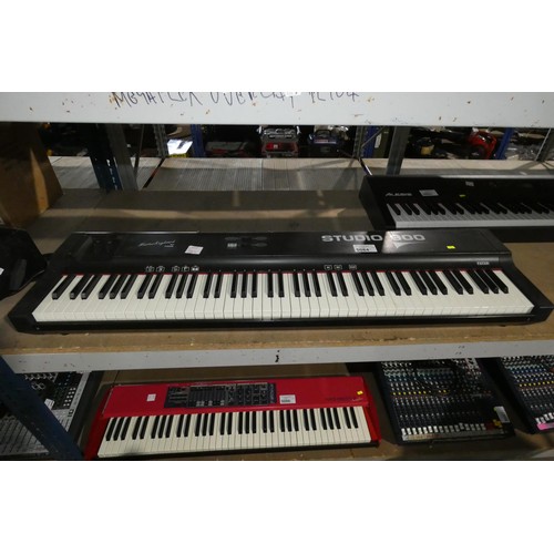 5084 - 1 x Fatar studio 900 master keyboard