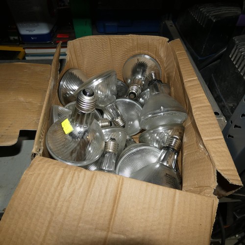 5138 - 1 x box of PAR lamps