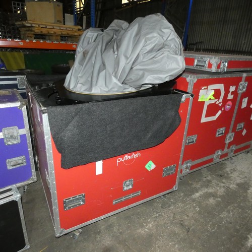 5525 - 1 x Pufferfish Inflatabe Globe Display in 2 x large custom wheeled Flight cases ‐ commissioned for C... 