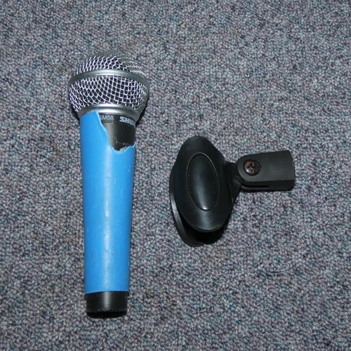 5214 - 1 x Shure SM58 microphone with case and clip