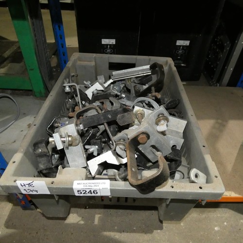 5246 - A quantity of clamps. Contents of 1 plastic crate which is not included