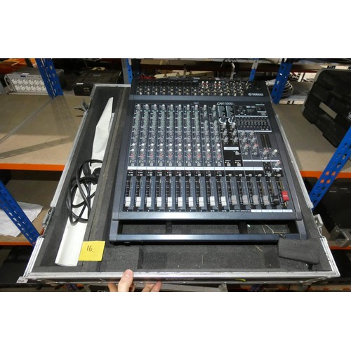 5339 - 1 x Yamaha powered mixer desk type EMX5000-12 - cased