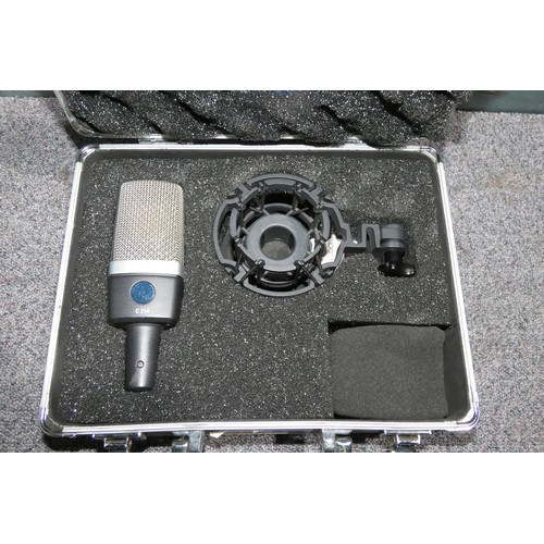 5460 - 1 x AKG C214 microphone