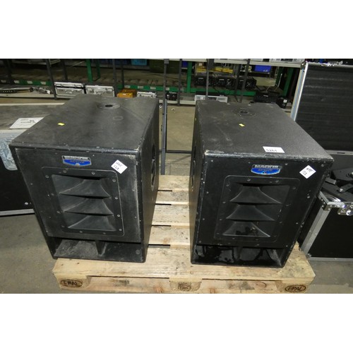 5261 - 2 x Mackie Active bass speakers type SWA 150. Please note that the amps good (just serviced) but spe... 