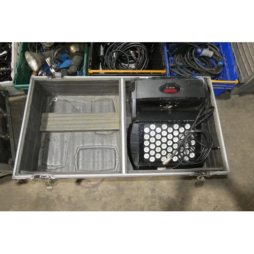 5266 - 1 x Ip LED floodlight with a wheeled flight case