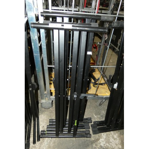 5275 - 3 x keyboard stands