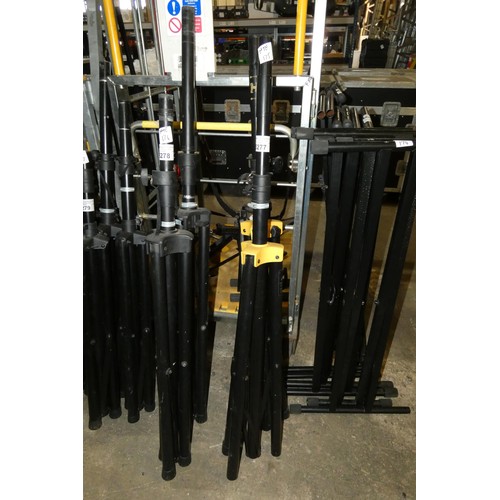 5277 - 2 x speaker stands