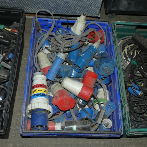 5293 - A quantity of Ceeform connectors. Contents of 1 plastic crate which is not included