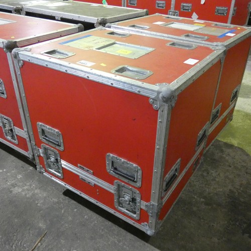 5483 - 1 x Five Star d&b Q series twin loudspeaker wheeled flight case - red (empty) measuring approx 70 x ... 