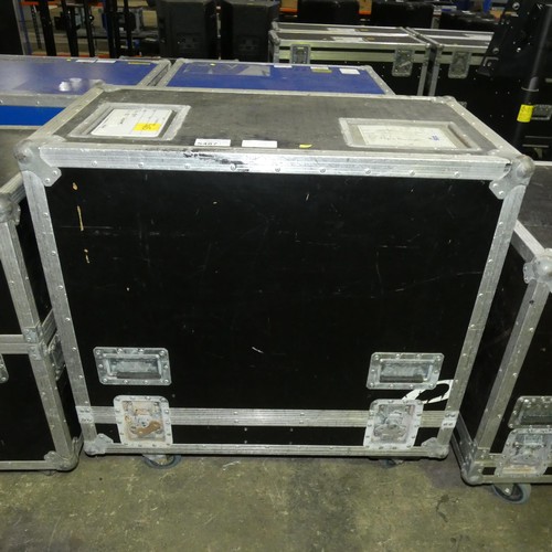 5487 - 1 x d&b Q series twin loudspeaker wheeled flight case (empty) measuring approx 91 x 50 x 93cm high