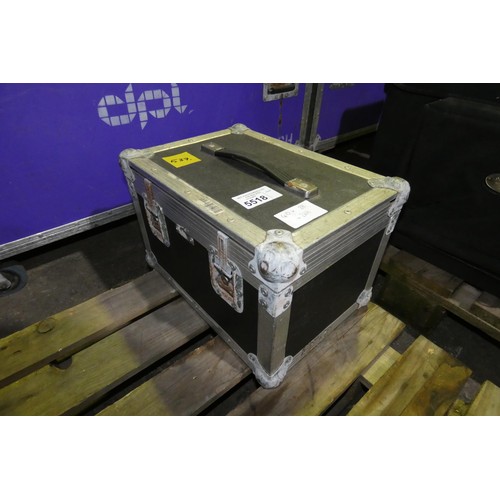 5518 - 1 x flight case (empty) measuring approx 40 x 28 x 26cm high