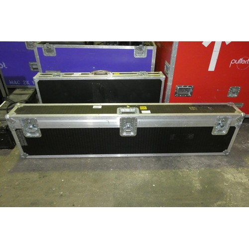 5524 - 1 x flight case (empty) measuring approx 171 x 19 x 40cm high