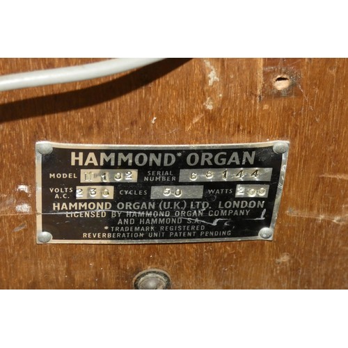 5007 - 1 x Hammond organ model M102