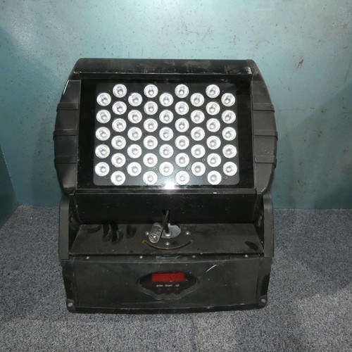 5039 - 2 x ip wash lights supplied in a wheeled flight case